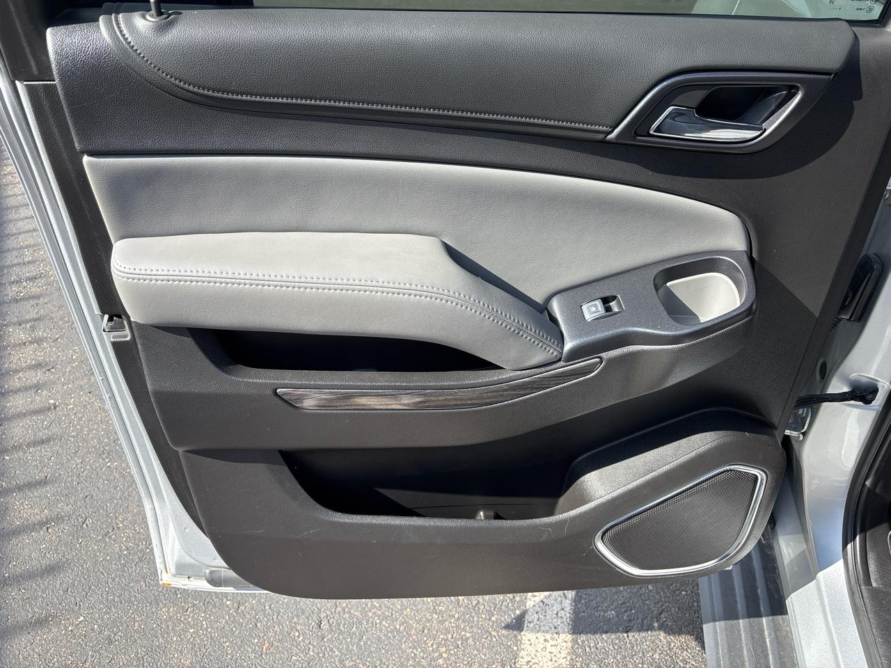 Chevrolet Suburban LT 4WD 2019