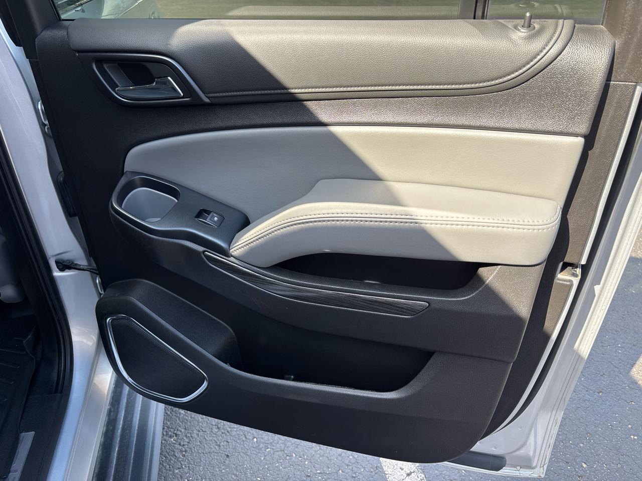 Chevrolet Suburban LT 4WD 2019