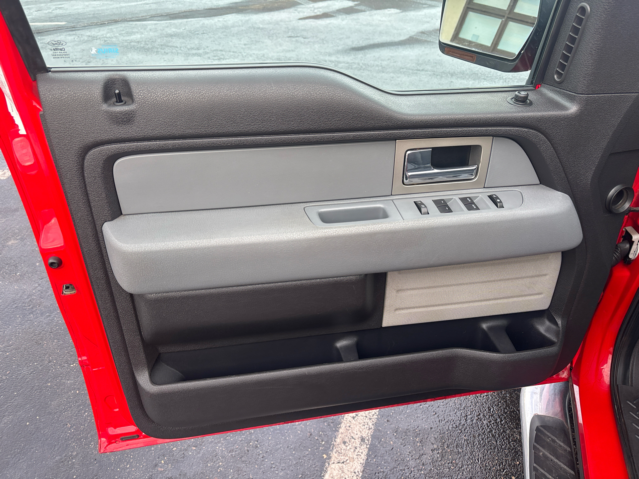 Ford F-150 4WD SuperCrew 145" XLT 2011