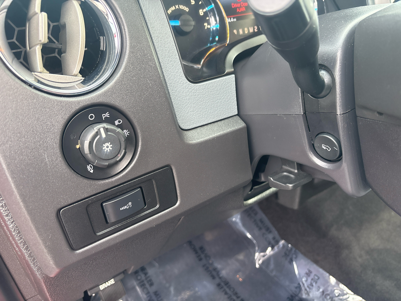 Ford F-150 4WD SuperCrew 145" XLT 2011