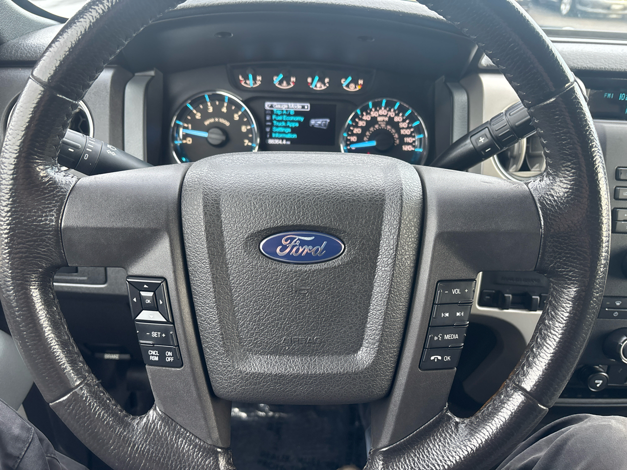 Ford F-150 4WD SuperCrew 145" XLT 2011