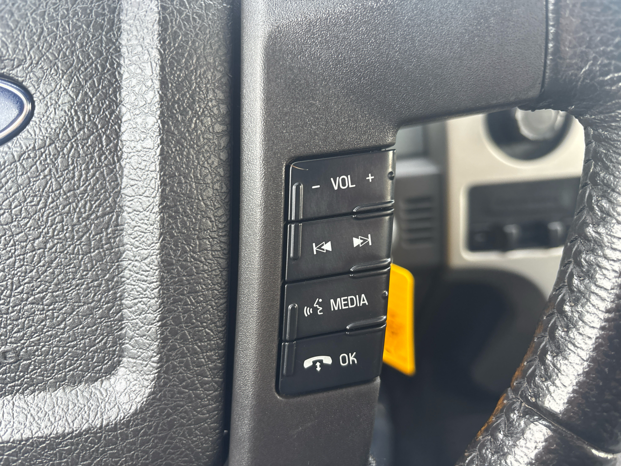 Ford F-150 4WD SuperCrew 145" XLT 2011