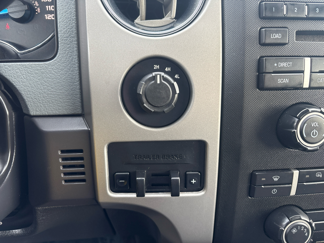 Ford F-150 4WD SuperCrew 145" XLT 2011