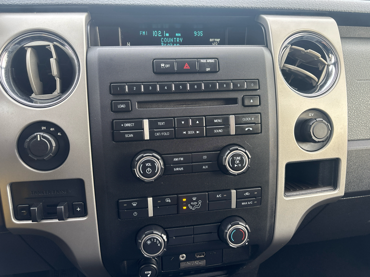 Ford F-150 4WD SuperCrew 145" XLT 2011