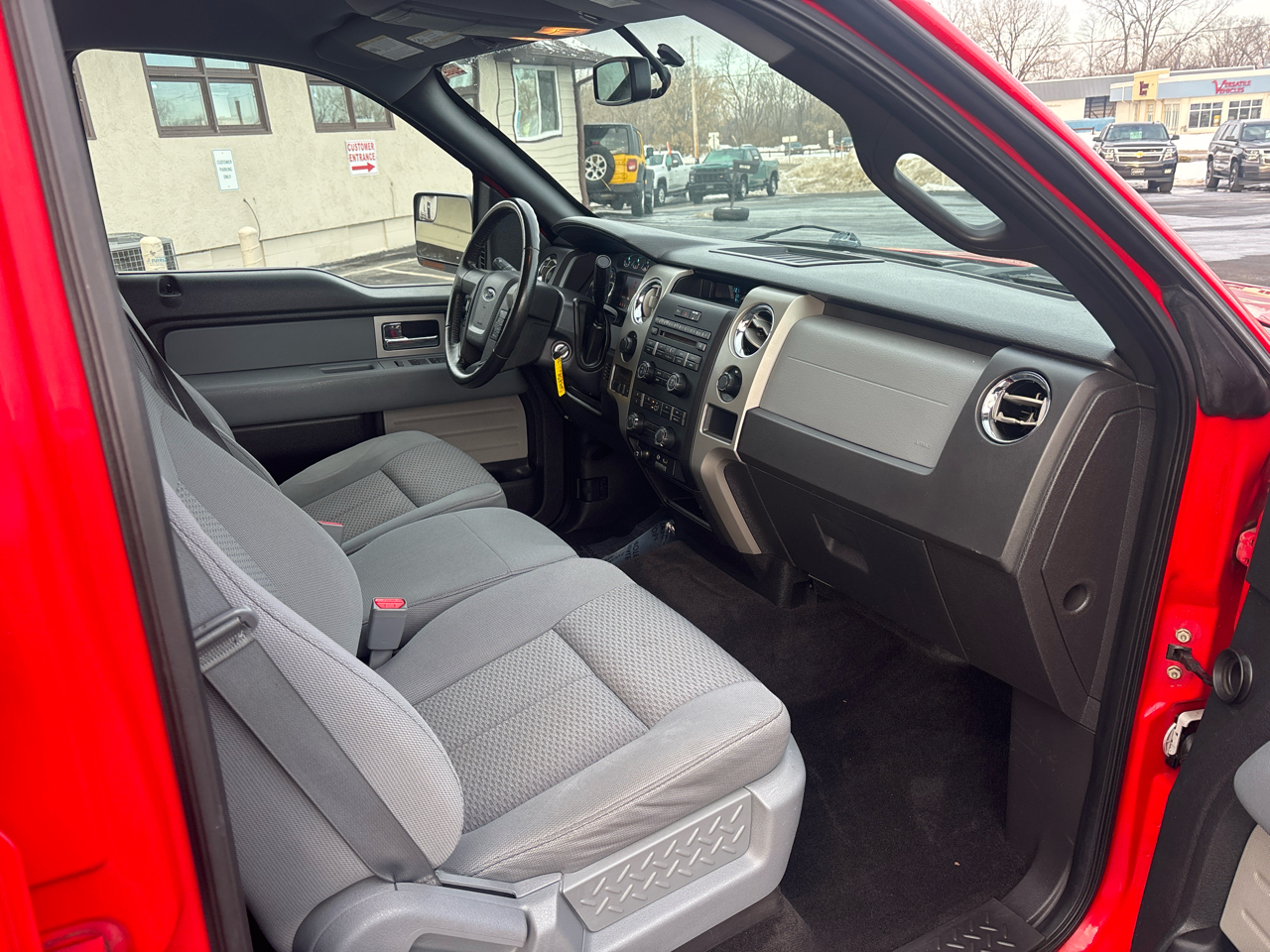 Ford F-150 4WD SuperCrew 145" XLT 2011