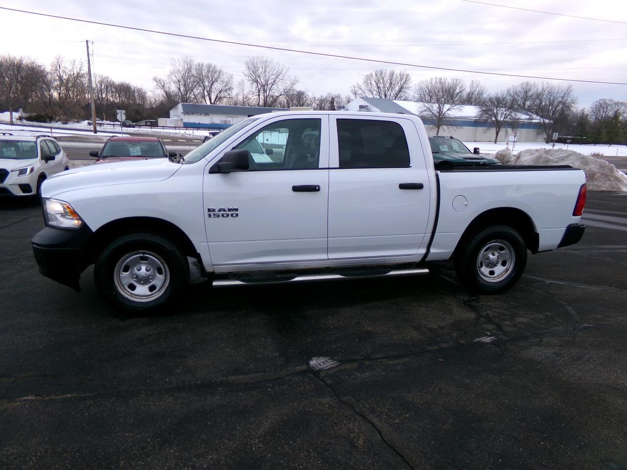 RAM 1500 4WD Crew Cab 140.5" ST 2016