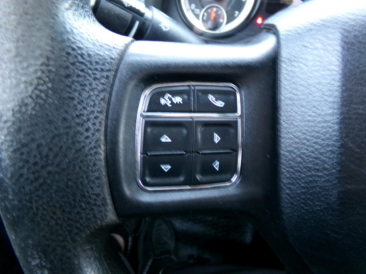 RAM 1500 4WD Crew Cab 140.5" ST 2016