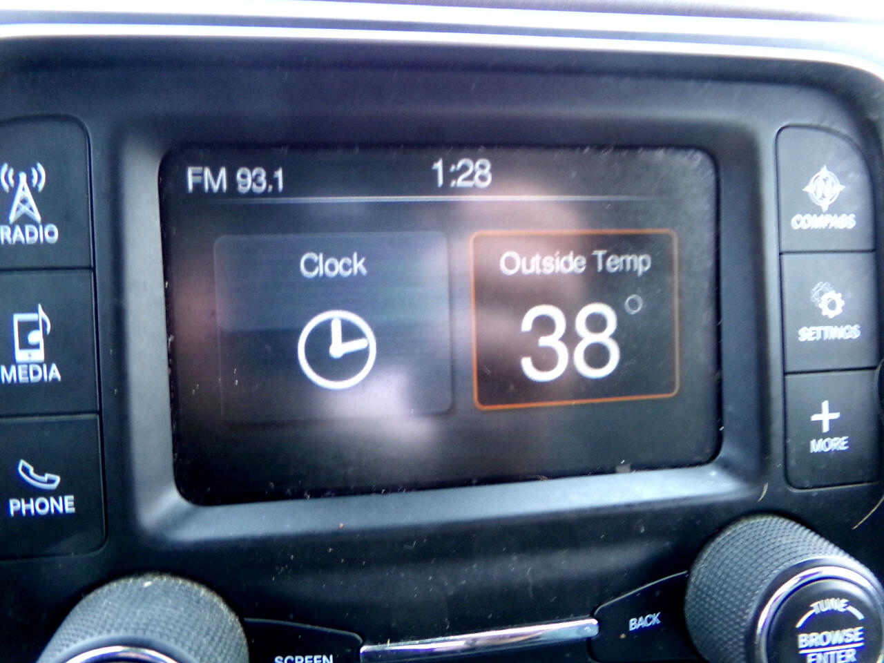 RAM 1500 4WD Crew Cab 140.5" ST 2016