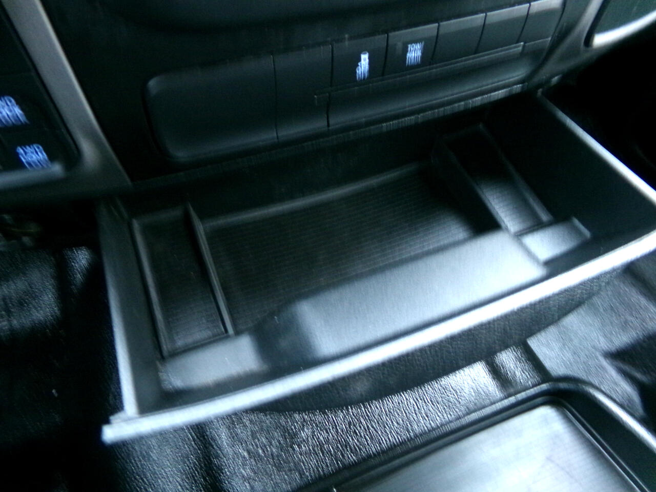 RAM 1500 4WD Crew Cab 140.5" ST 2016