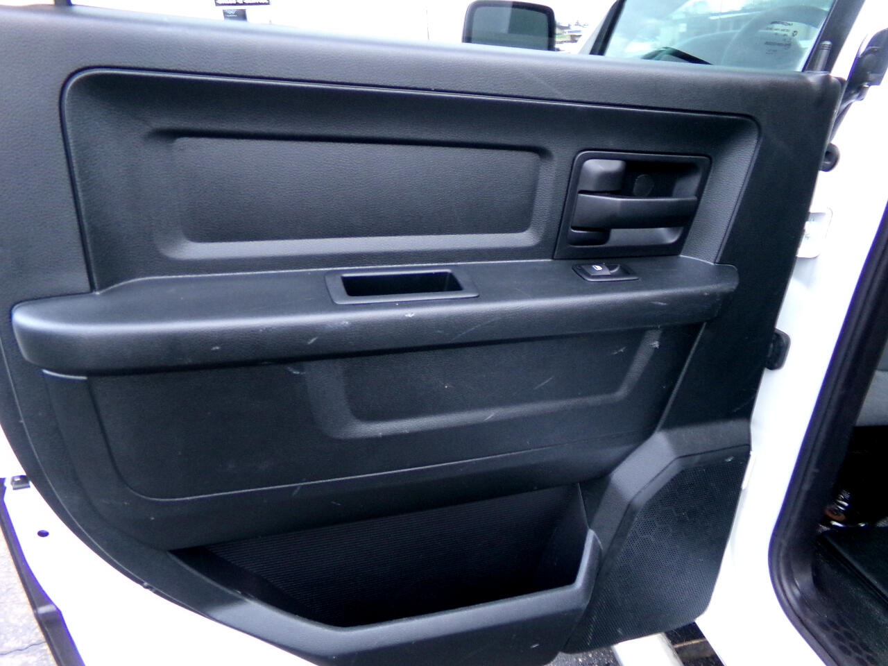 RAM 1500 4WD Crew Cab 140.5" ST 2016