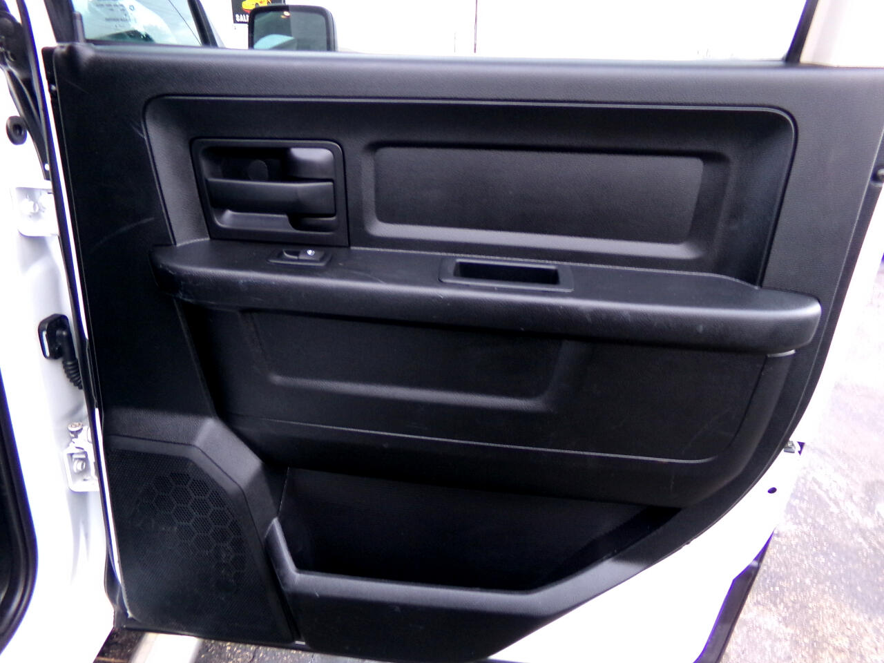 RAM 1500 4WD Crew Cab 140.5" ST 2016