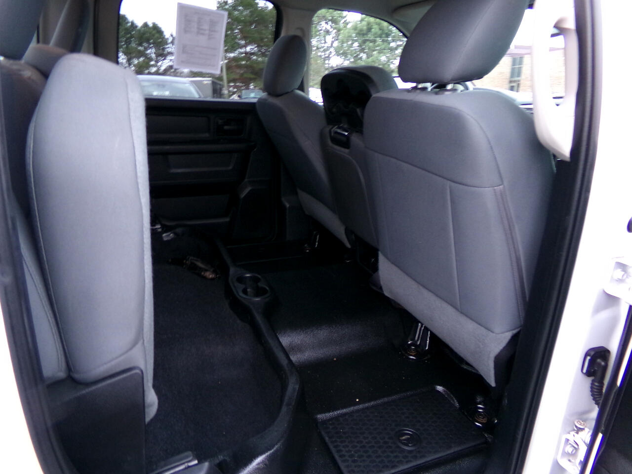 RAM 1500 4WD Crew Cab 140.5" ST 2016