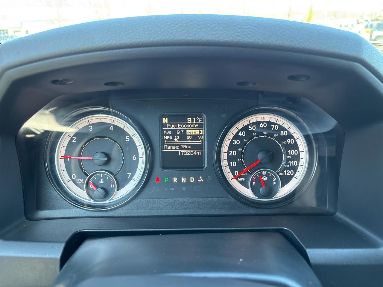 RAM 1500 4WD Crew Cab 140.5" ST 2016