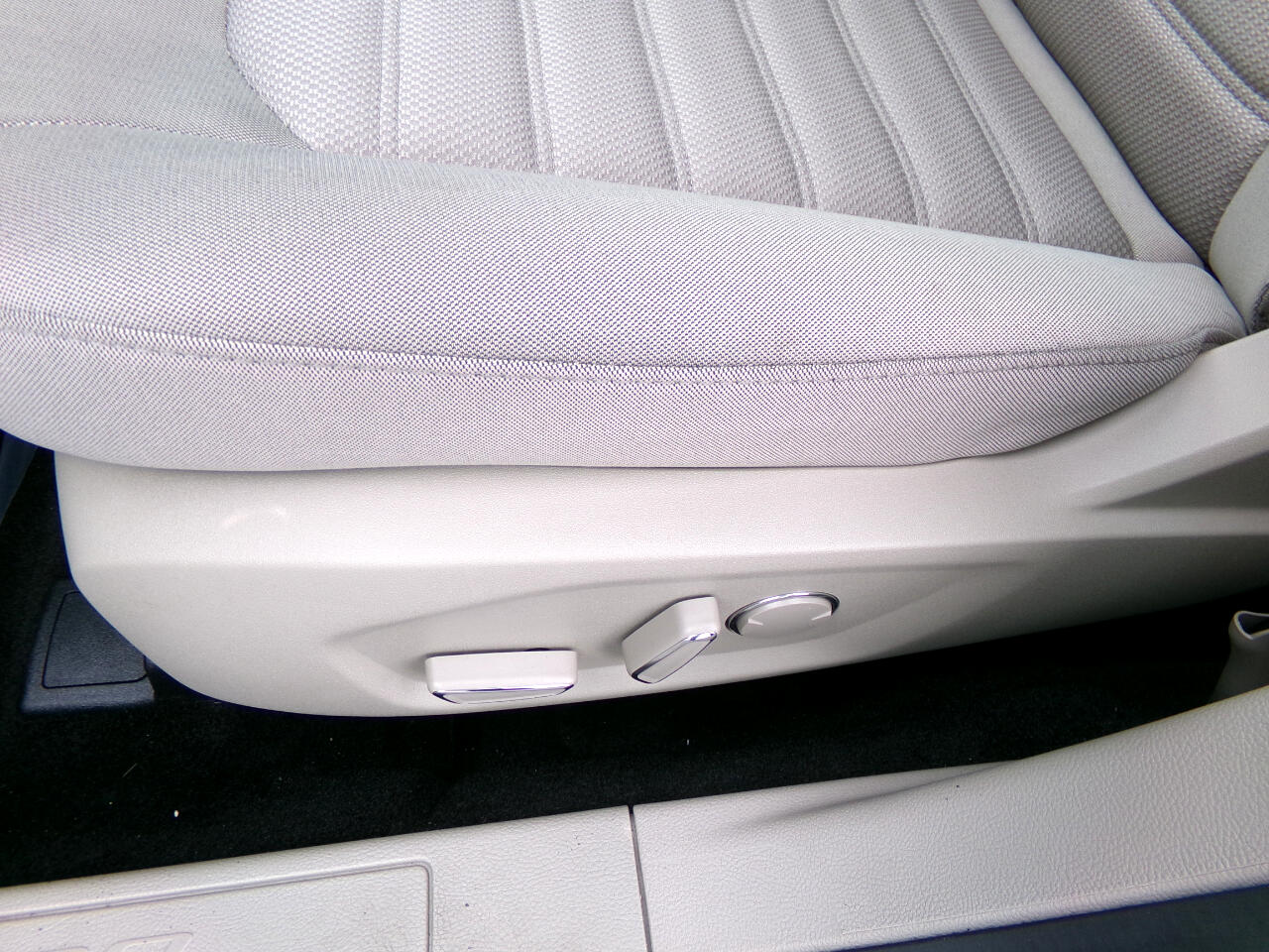 Ford Fusion Hybrid SE FWD 2018