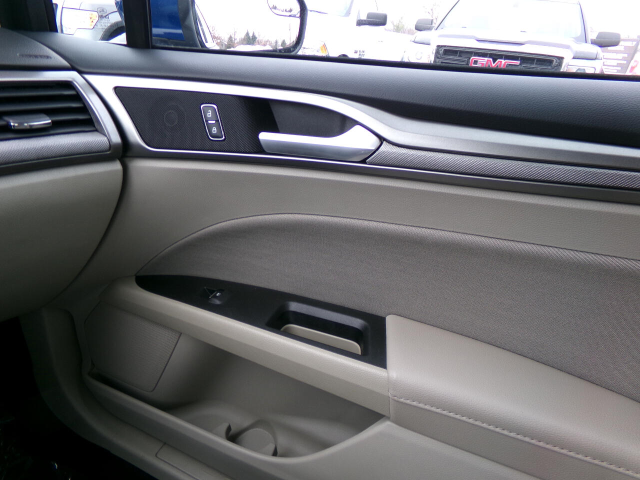 Ford Fusion Hybrid SE FWD 2018