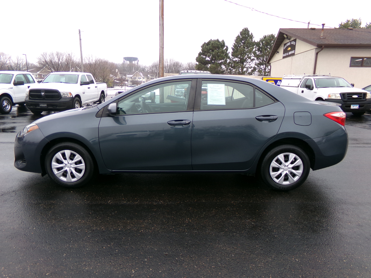 Toyota Corolla LE 4D Sedan 2018