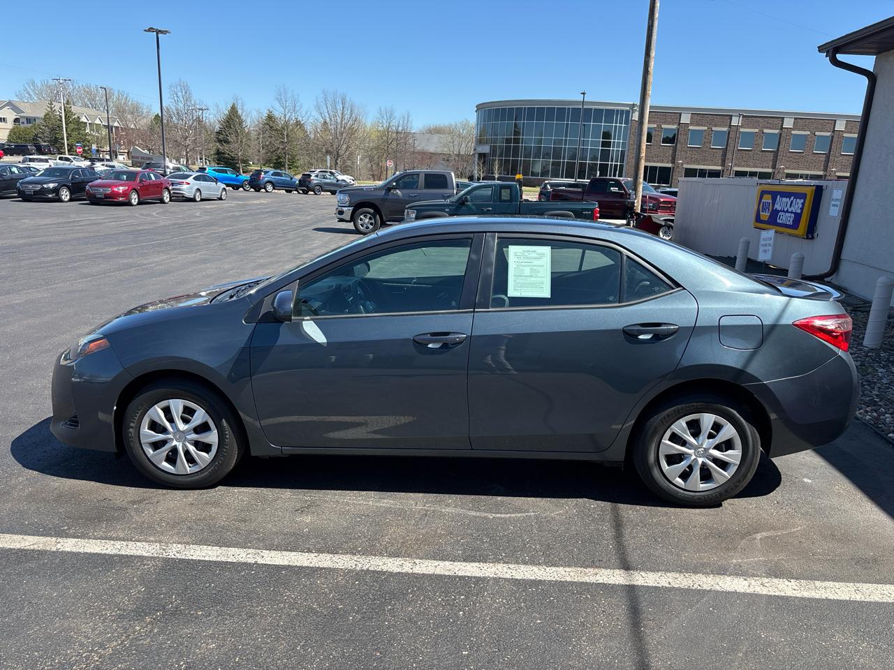 Toyota Corolla LE 4D Sedan 2018