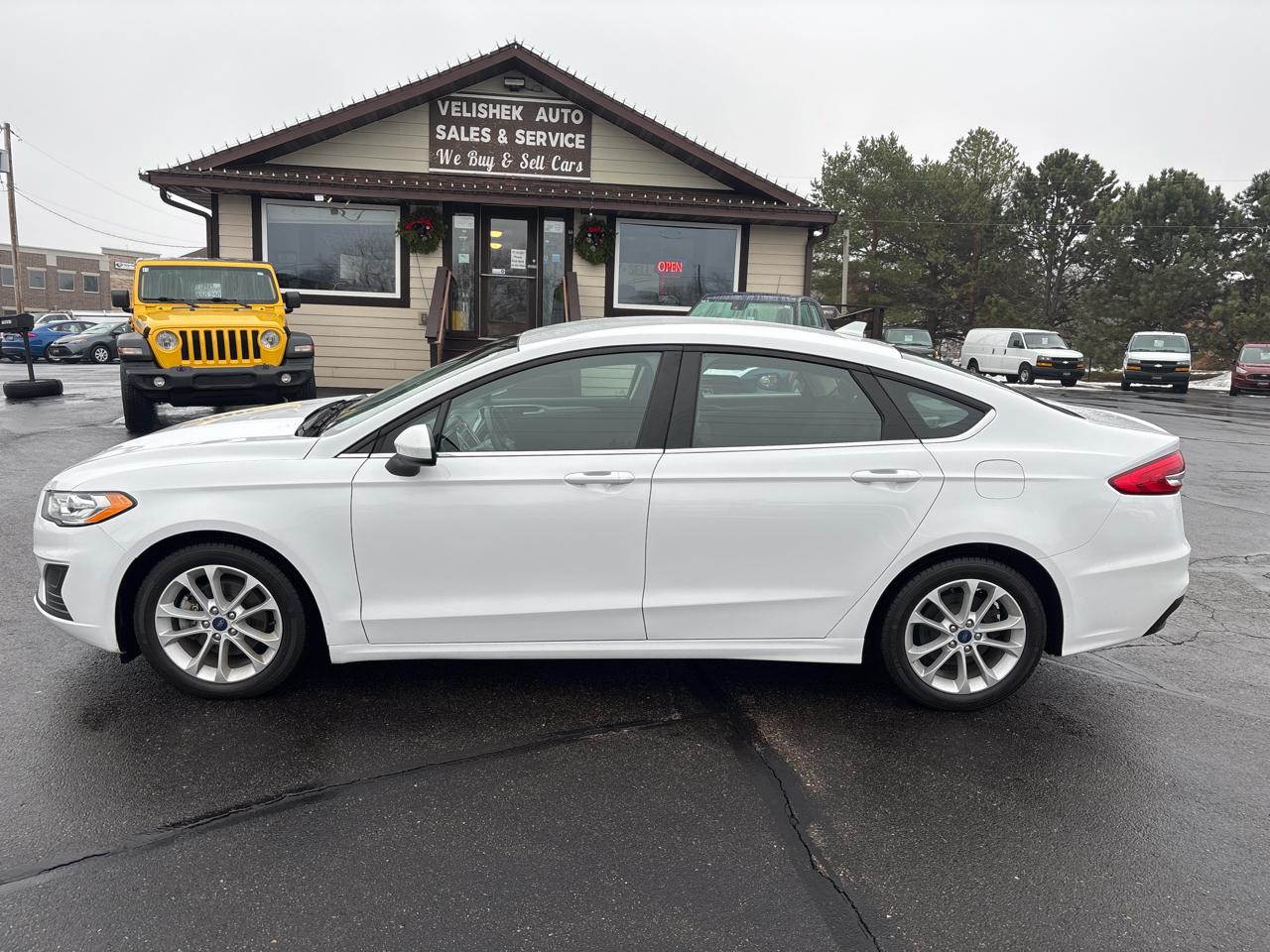 Ford Fusion Hybrid SE FWD 2020