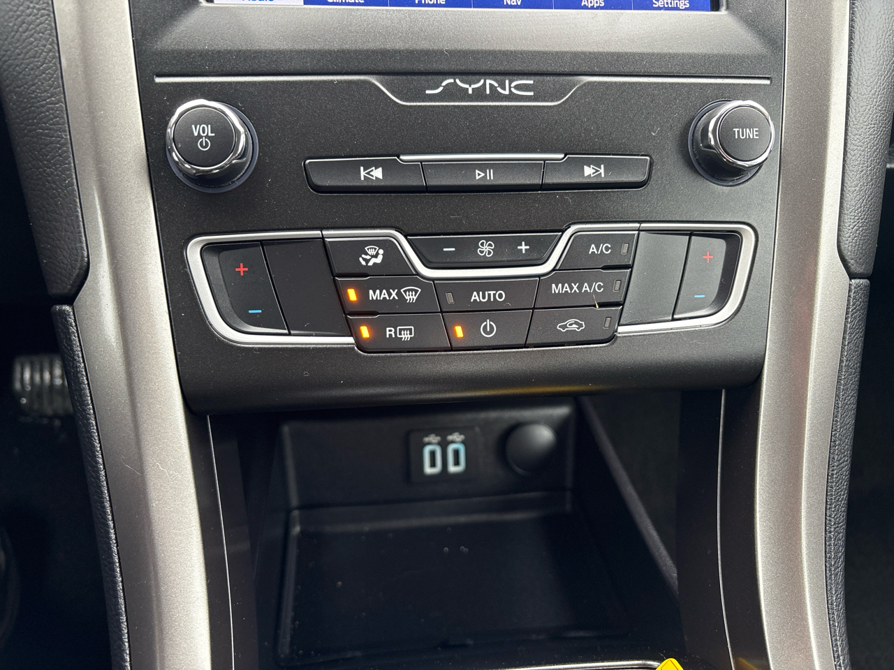 Ford Fusion Hybrid SE FWD 2020