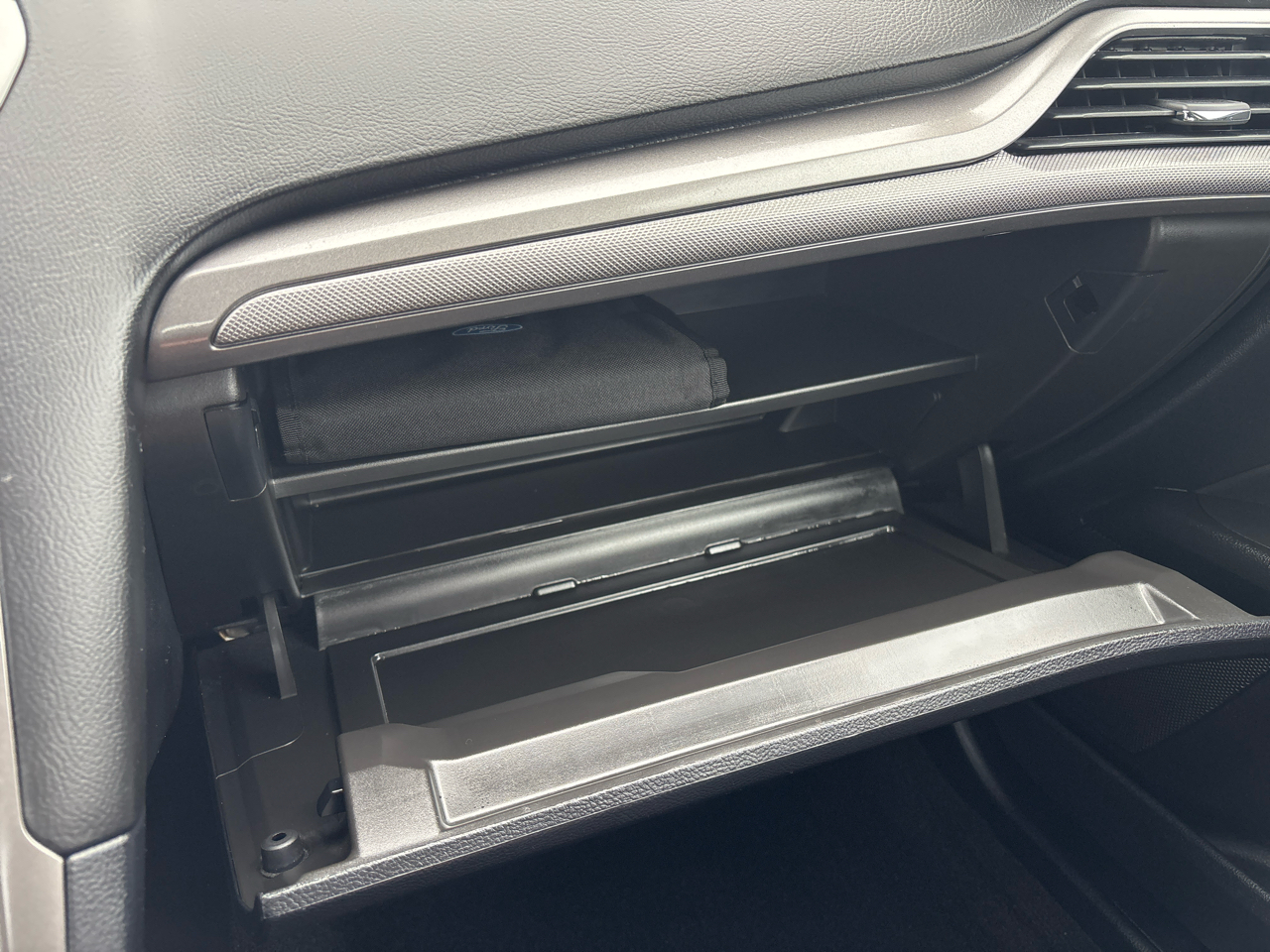 Ford Fusion Hybrid SE FWD 2020