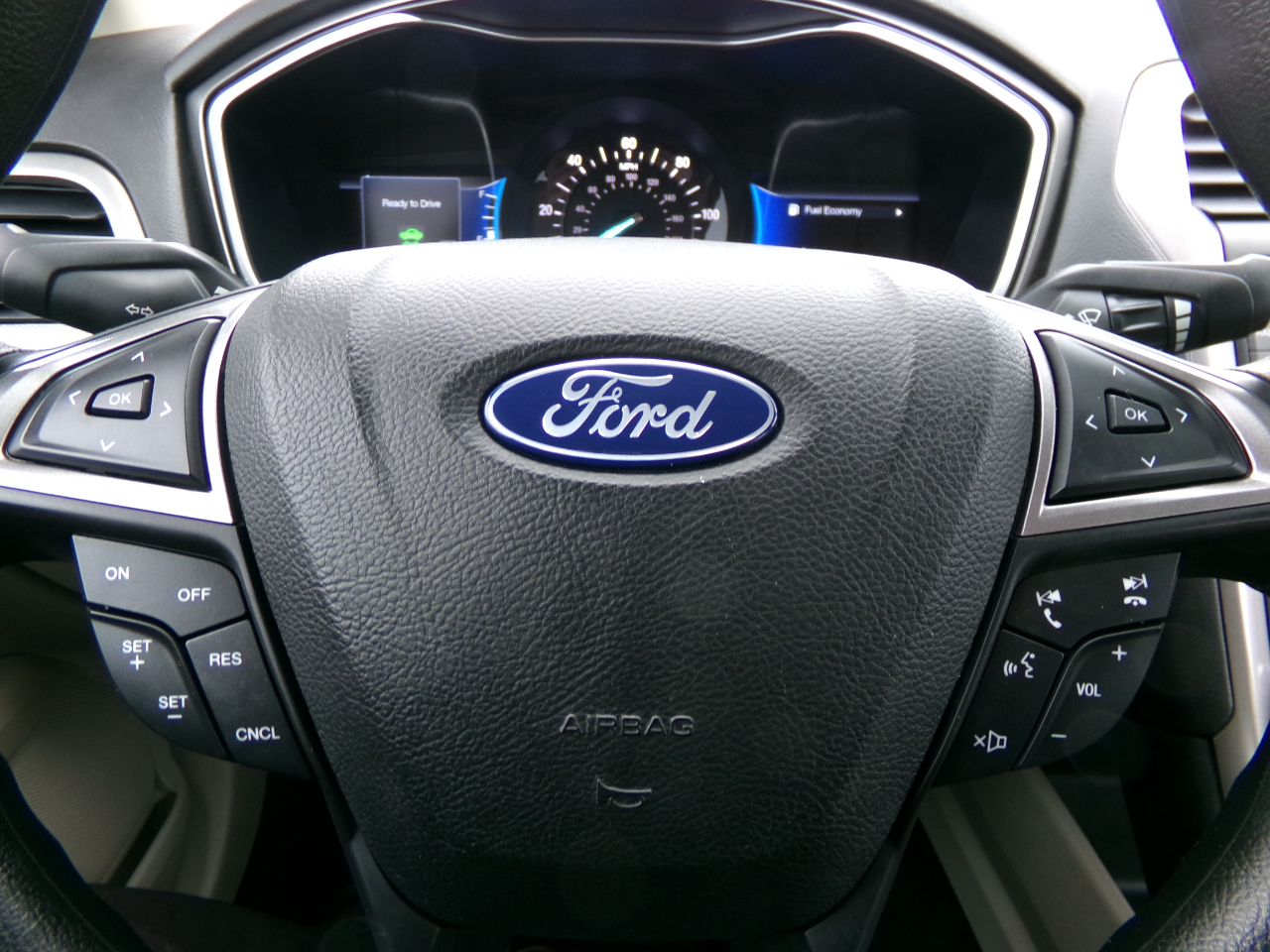 Ford Fusion Hybrid SE FWD 2018