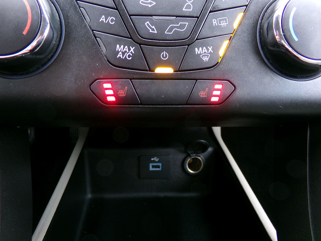 Ford Fusion Hybrid SE FWD 2018