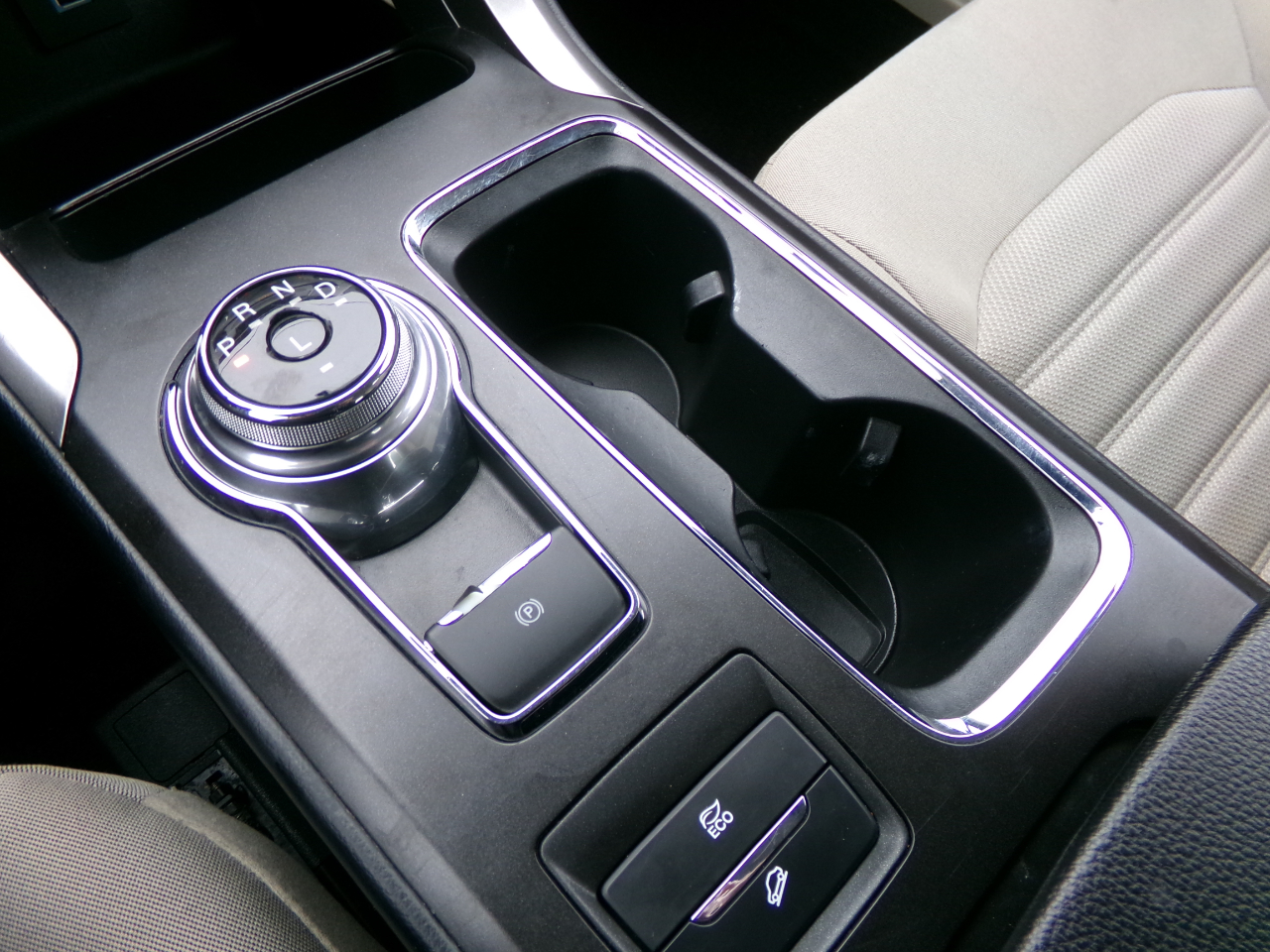 Ford Fusion Hybrid SE FWD 2018