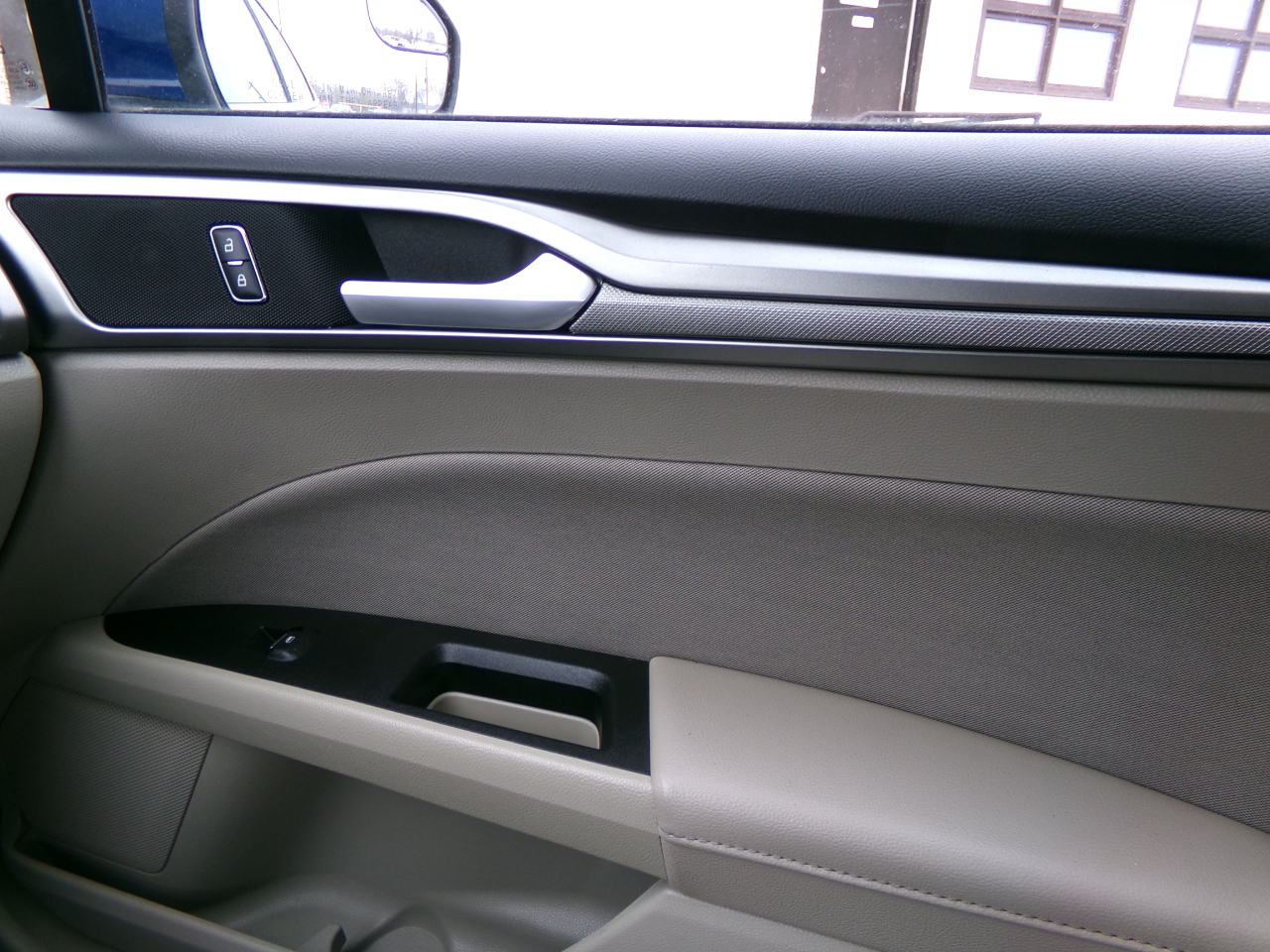 Ford Fusion Hybrid SE FWD 2018