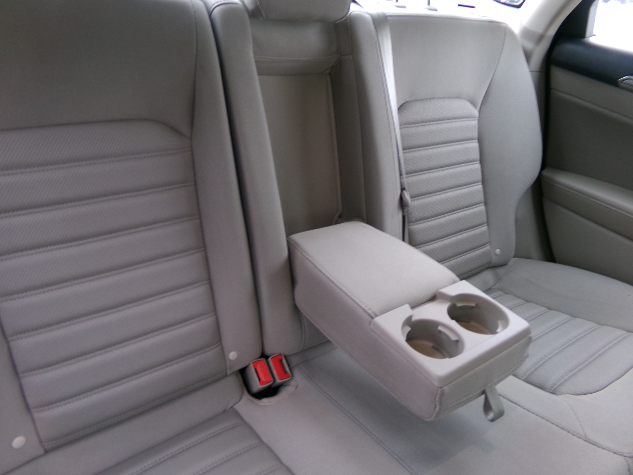 Ford Fusion Hybrid SE FWD 2018