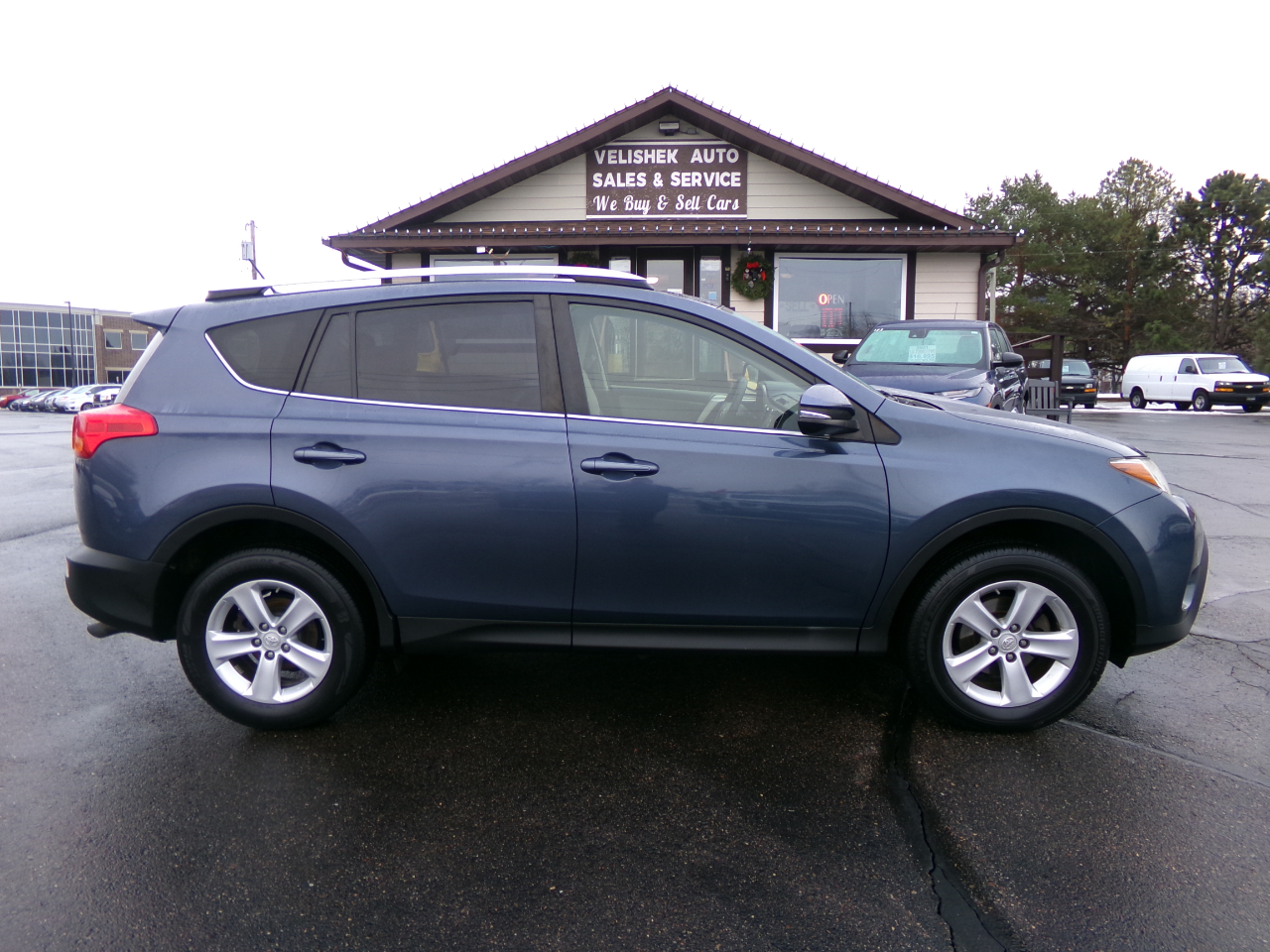 Toyota RAV4 AWD 4dr XLE (Natl) 2014