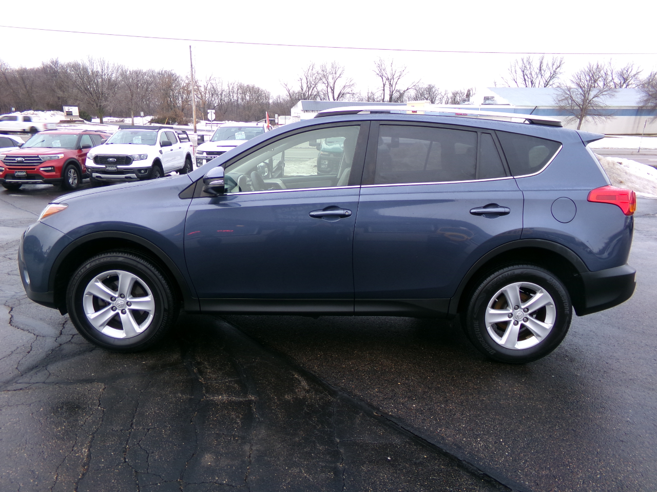 Toyota RAV4 AWD 4dr XLE (Natl) 2014