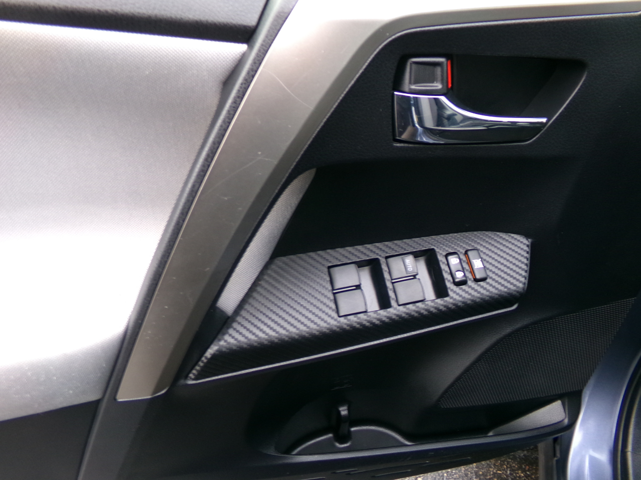 Toyota RAV4 AWD 4dr XLE (Natl) 2014