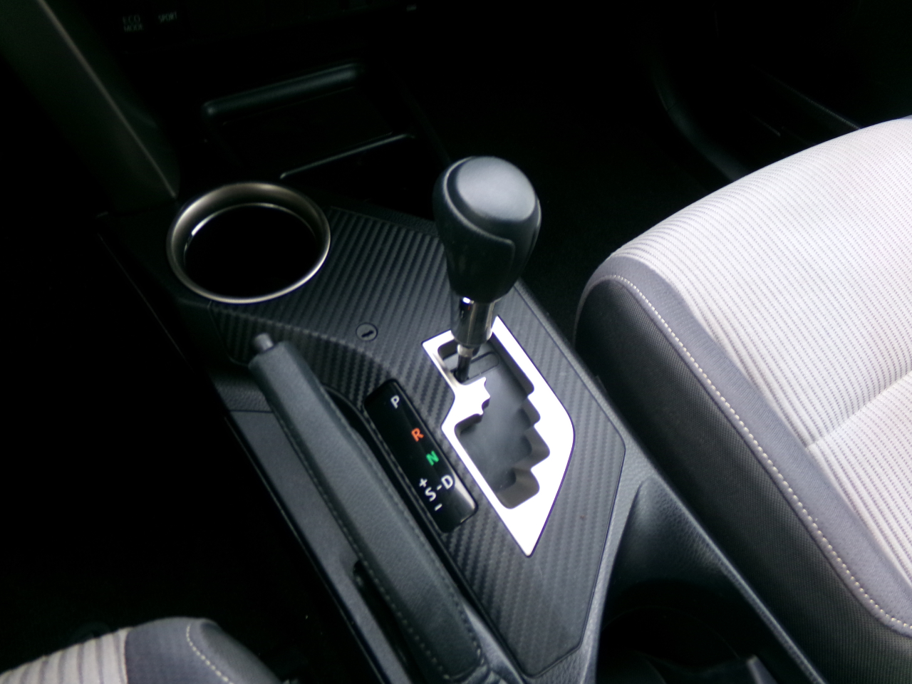 Toyota RAV4 AWD 4dr XLE (Natl) 2014