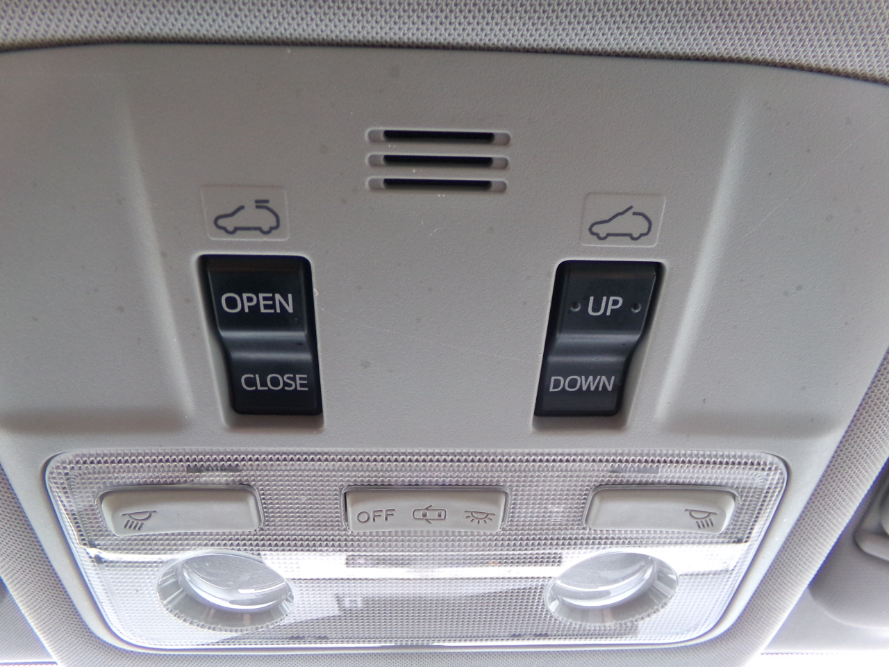 Toyota RAV4 AWD 4dr XLE (Natl) 2014