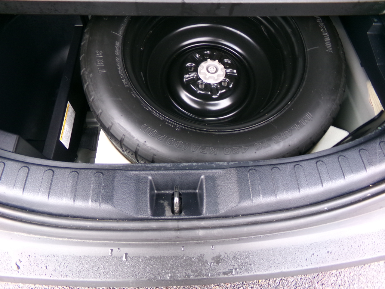 Toyota RAV4 AWD 4dr XLE (Natl) 2014