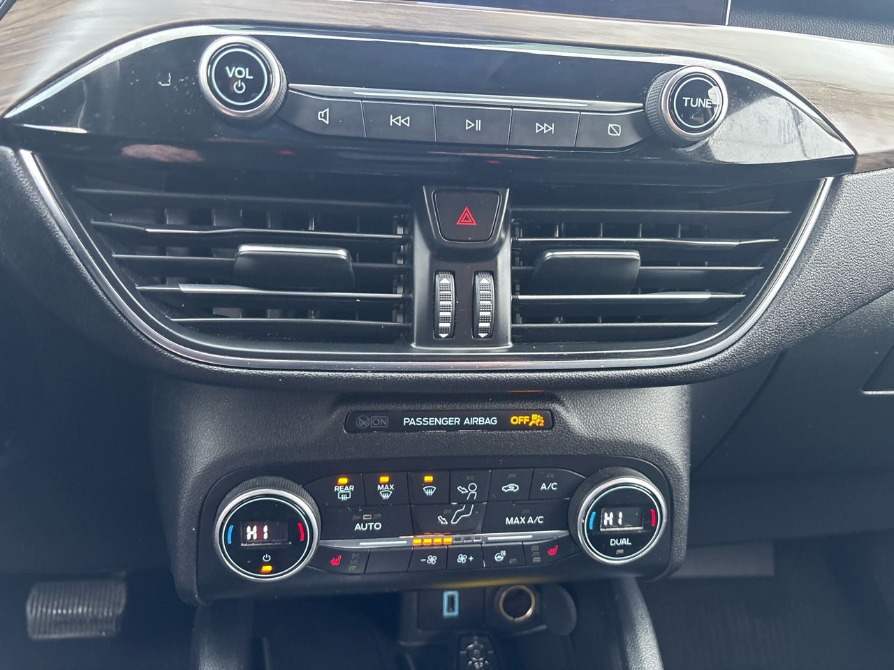 Ford Escape Titanium Hybrid AWD 2020