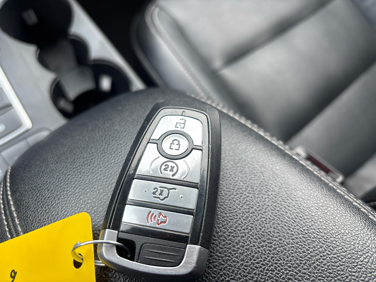 Ford Escape Titanium Hybrid AWD 2020