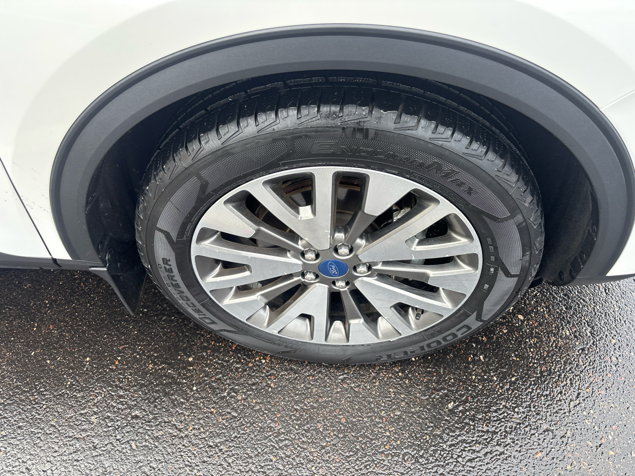 Ford Escape Titanium Hybrid AWD 2020