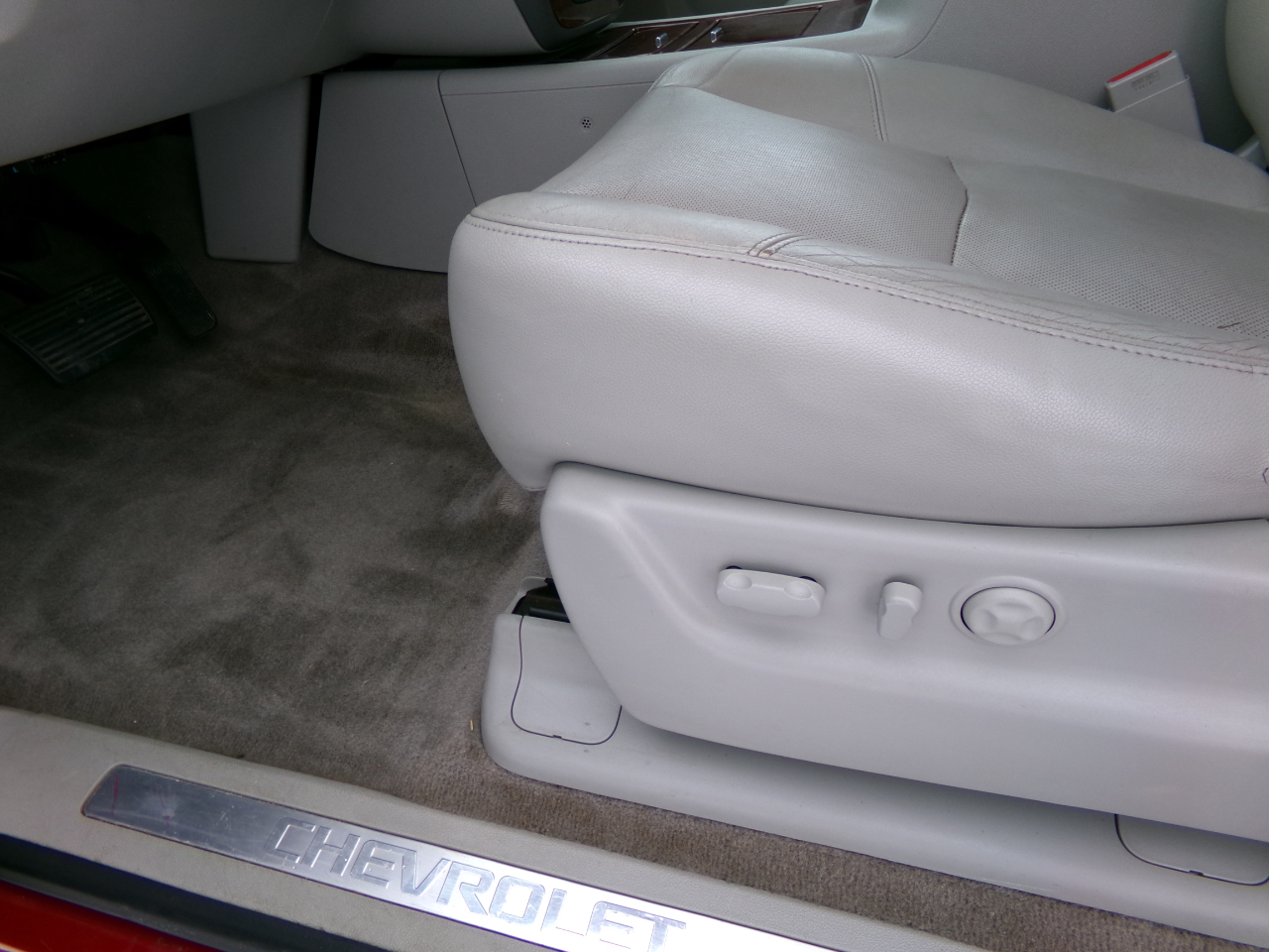 Chevrolet Suburban 4WD 4dr 1500 LTZ 2013