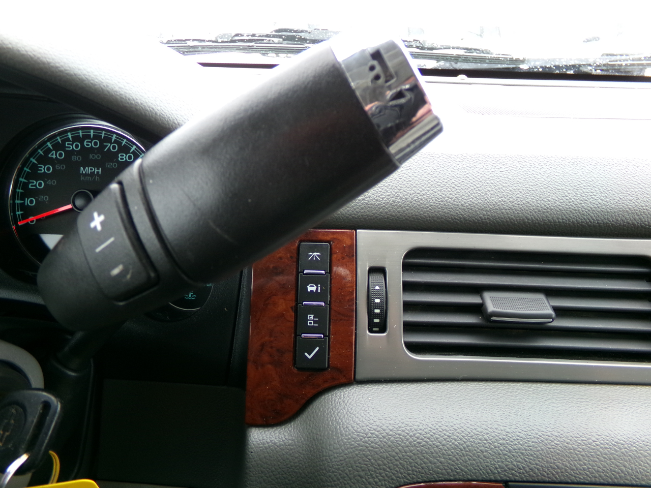 Chevrolet Suburban 4WD 4dr 1500 LTZ 2013