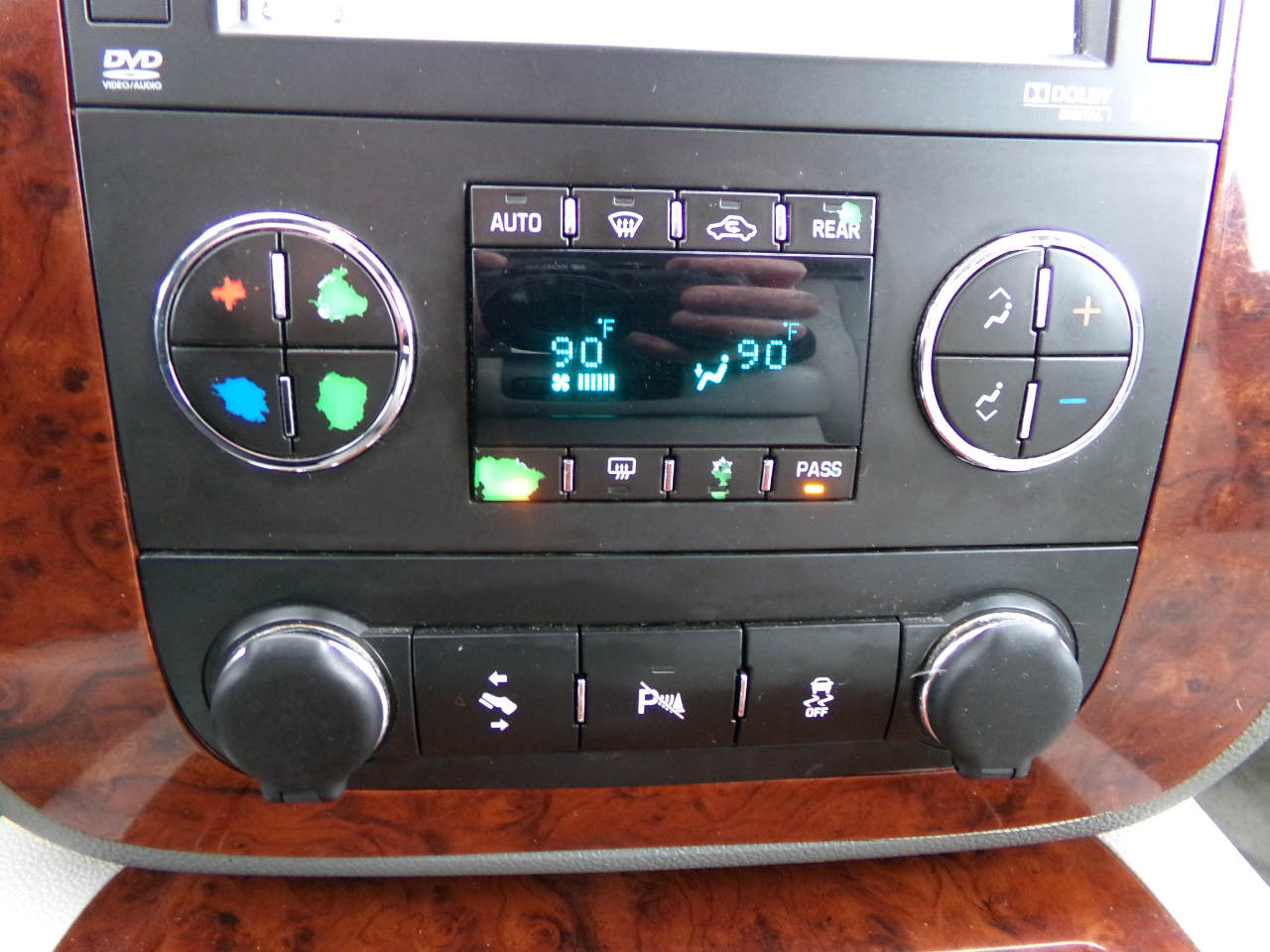 Chevrolet Suburban 4WD 4dr 1500 LTZ 2013