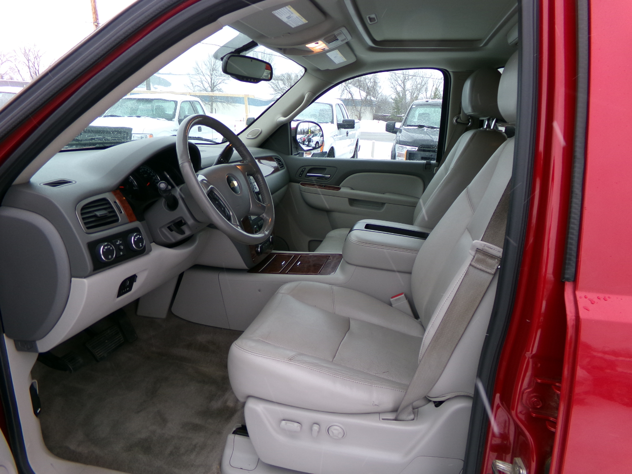 Chevrolet Suburban 4WD 4dr 1500 LTZ 2013