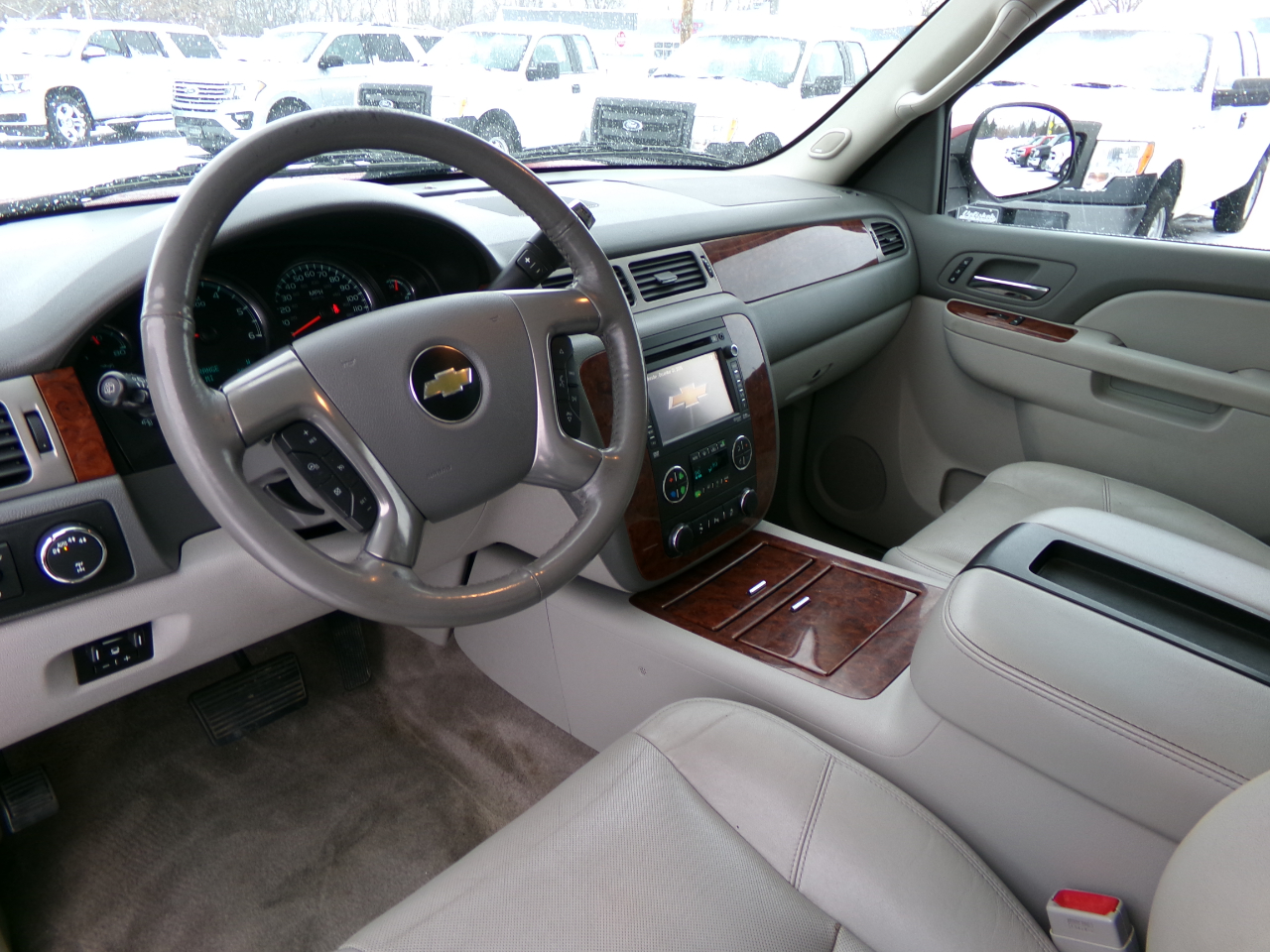 Chevrolet Suburban 4WD 4dr 1500 LTZ 2013