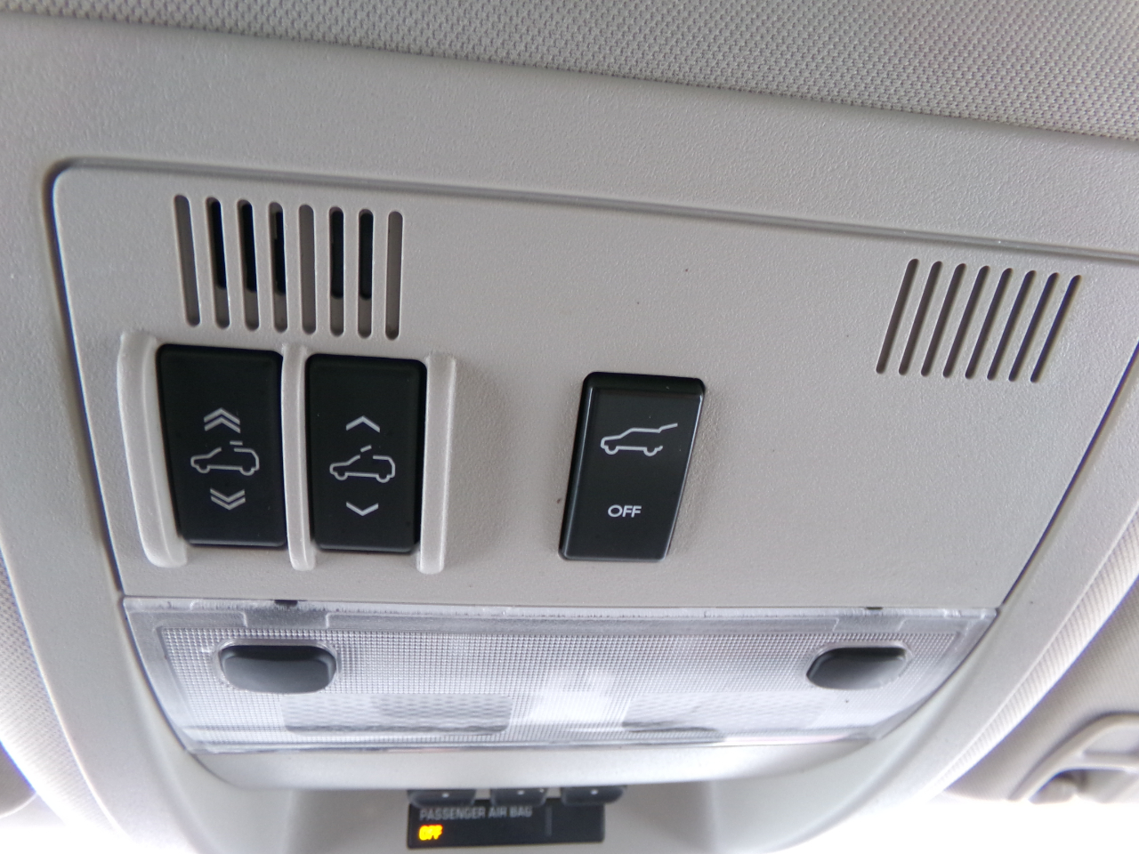 Chevrolet Suburban 4WD 4dr 1500 LTZ 2013