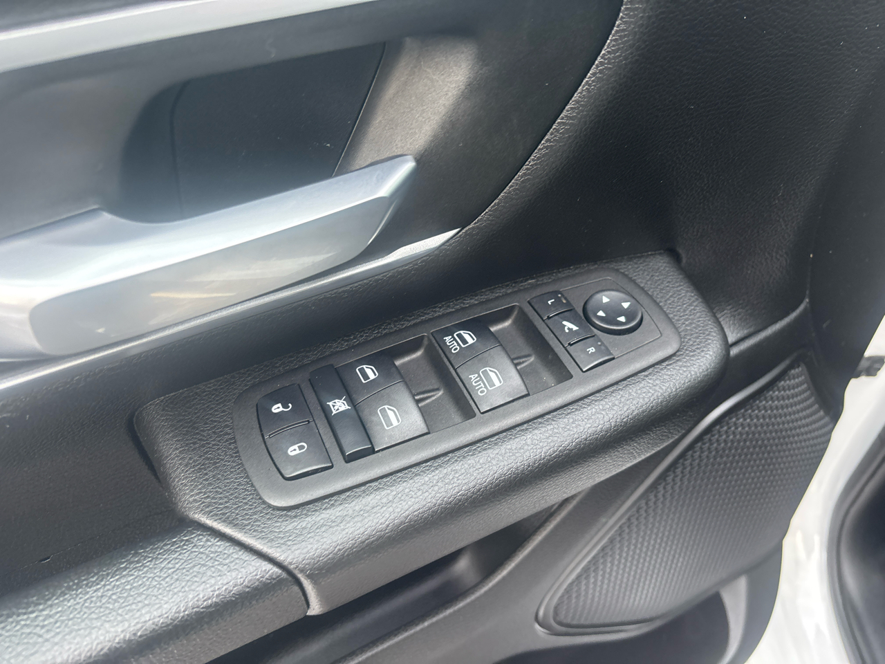 RAM 1500 Lone Star 4x4 Crew Cab 6'4" Box 2023