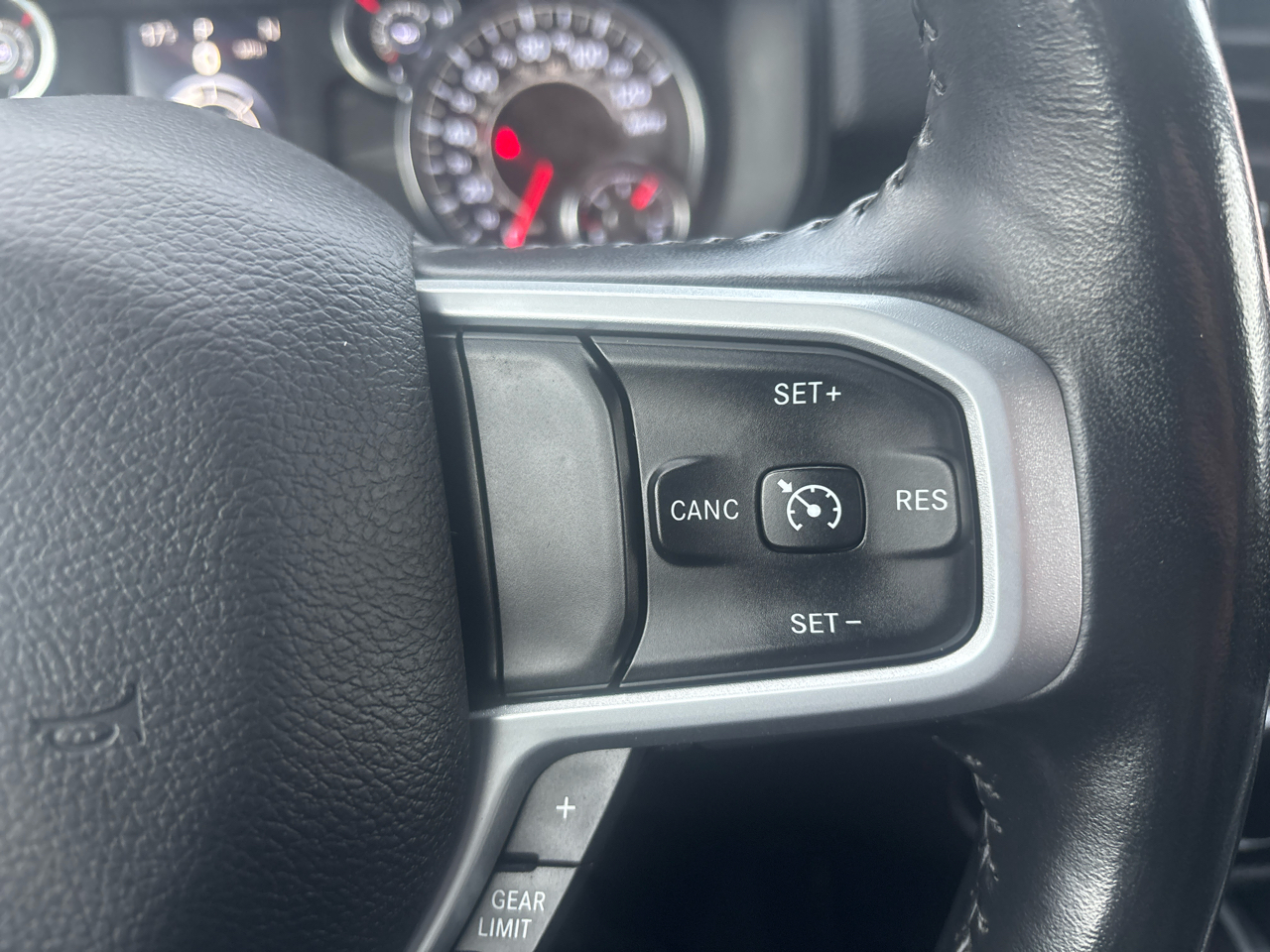 RAM 1500 Lone Star 4x4 Crew Cab 6'4" Box 2023