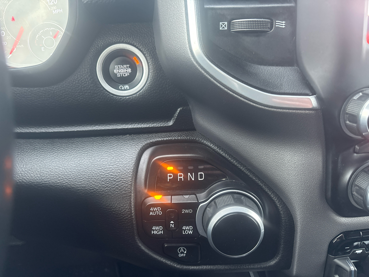 RAM 1500 Lone Star 4x4 Crew Cab 6'4" Box 2023