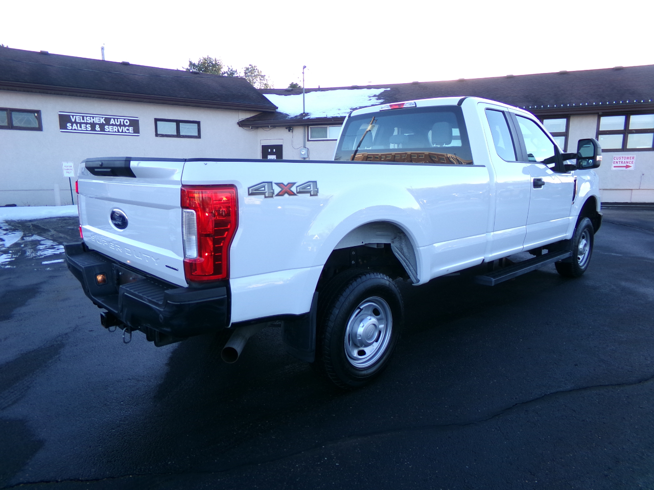 Ford Super Duty F-250 SRW XL 4WD SuperCab 8' Box 2019