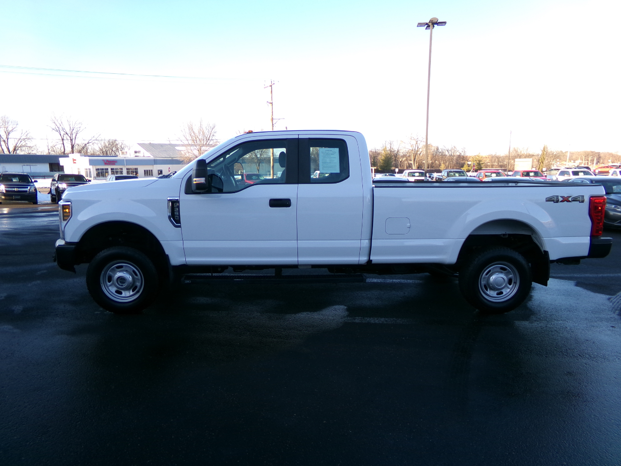 Ford Super Duty F-250 SRW XL 4WD SuperCab 8' Box 2019