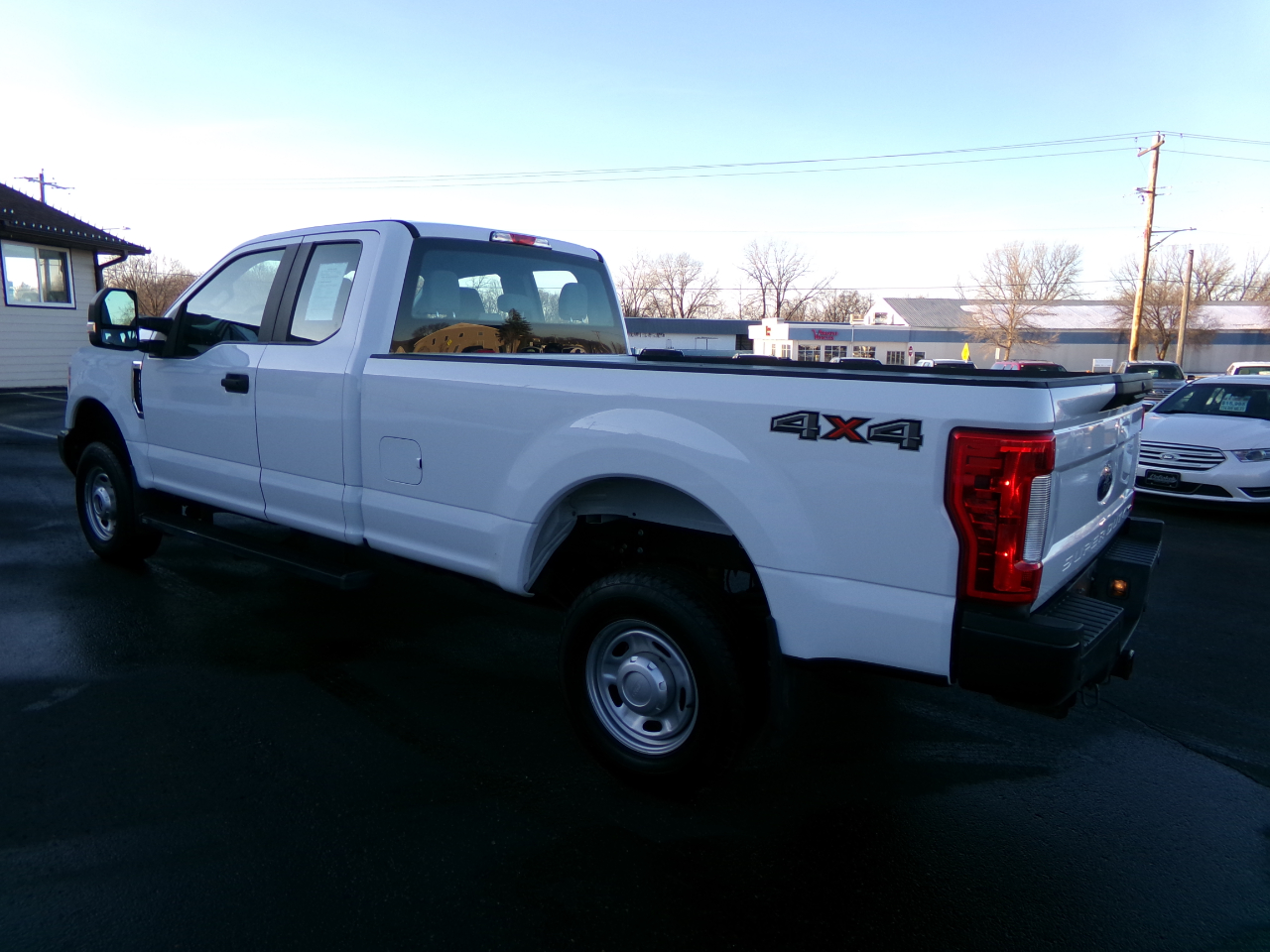 Ford Super Duty F-250 SRW XL 4WD SuperCab 8' Box 2019